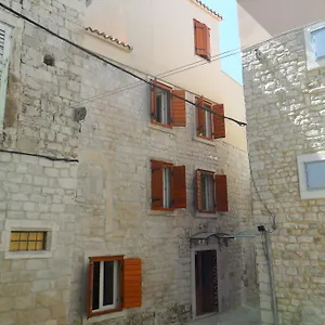 Ruzica Traù