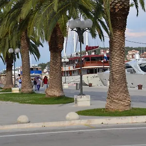 Kate Trogir